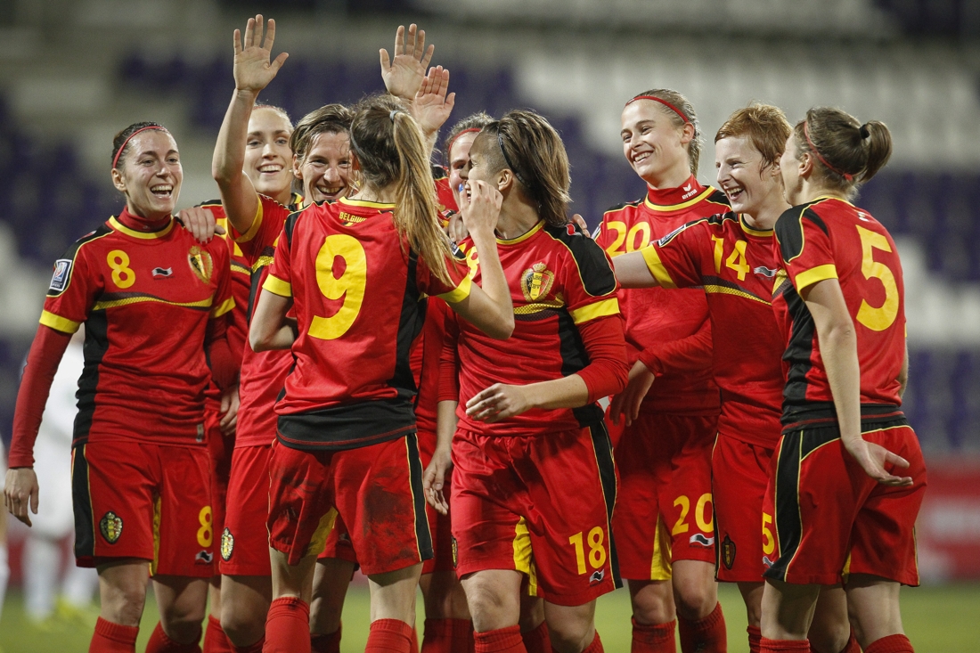 Red Flames boeken ruime zege in oefenmatch - De Standaard