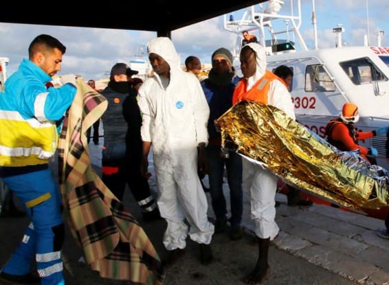 Driehonderd migranten verdronken voor kust van Lampedusa 