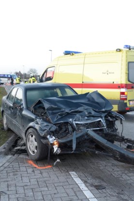 De auto botste met een bestelwagen.
