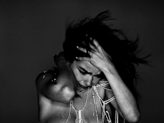Uit de videoclip van ‘Pagan poetry’, waarvoor Björk samenwerkte met Nick Knight.