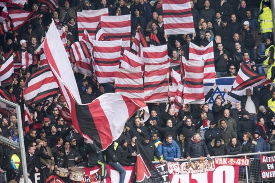 Ajax legt zware straffen op voor jeugdspelers na mishandeling agente