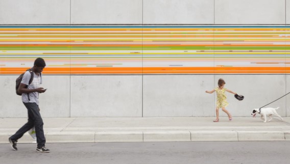 ‘Kunst in opdracht’ behoort voortaan niet meer tot de bevoegdheid van de Bouwmeester. Een van de resultaten van die opdracht is dit 28 meter lange, in 2013 gerealiseerde ‘Portret in Speed Disk’ van de Zwitserse kunstenares Maya Roos in Aalst.