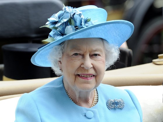 Queen moet 89 kaarsjes uitblazen