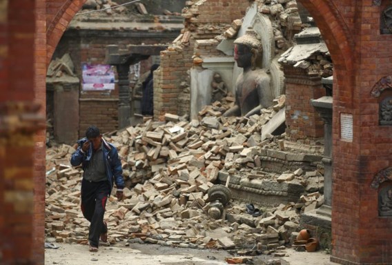 Nepal kende tot voor enkele jaren geen bouwvoorschriften. Er werd gebouwd zonder rekening te houden met aardbevingen.