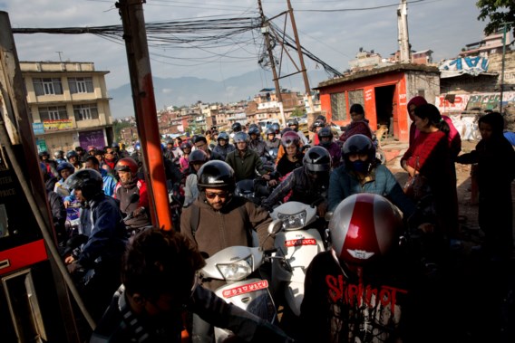 Duizenden Nepalezen vluchten weg uit Kathmandu