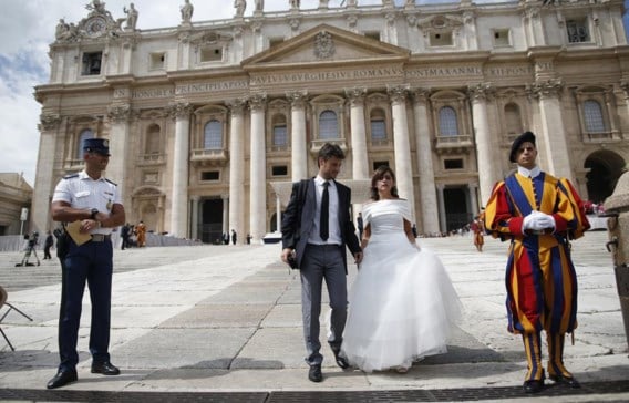 Voor het Vaticaan blijft het huwelijks iets exclusiefs tussen man en vrouw. Ook onder Franciscus zal de leer niet aangepast worden.