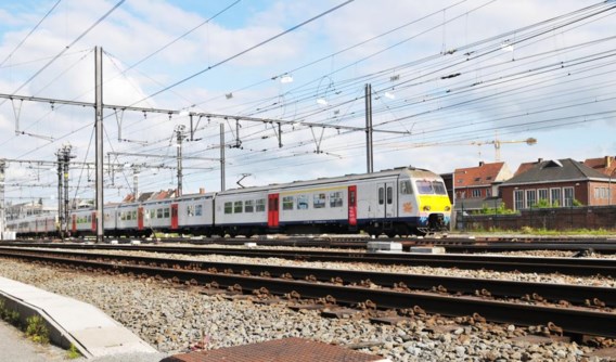 Van en naar het station van Kortrijk doen treinen er nu langer over: 22 minuten vanuit Oostende en 19 minuten vanuit Brugge,
