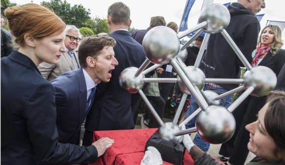Titus De Voogdt zet zijn tanden in de nieuwe film van Peter Brosens en Jessica Woodworth.