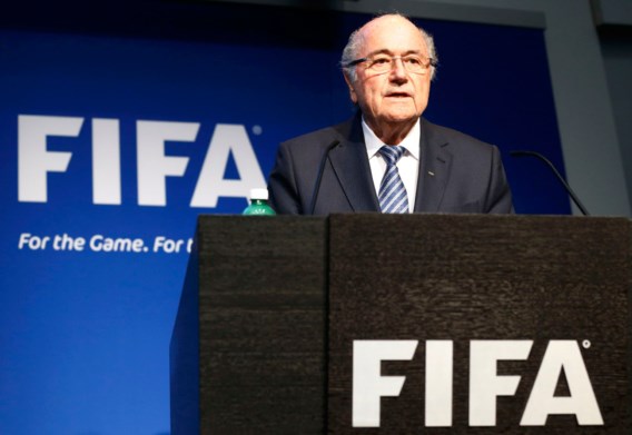 'Sepp Blatter overweegt toch aan te blijven als FIFA-voorzitter'