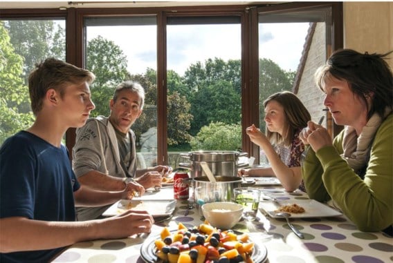 ‘We hebben zelfs speciaal een vaatwasmachine gekocht om wat langer aan tafel te kunnen zitten’, klinkt het ten huize van Cindy Boels en Danny Cuypers.