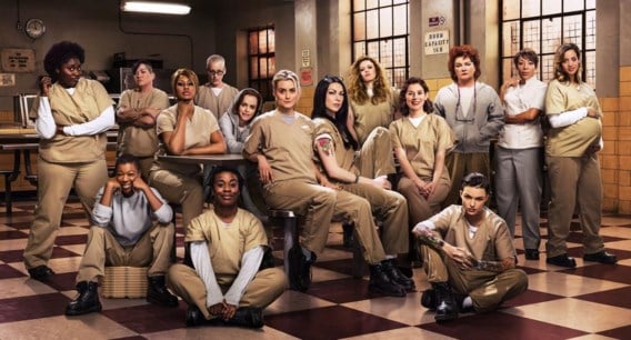 Taylor Schilling (de blonde centraal): ‘In een gevangenis kan je je niet verbergen. Je bent bloot, zowel fysiek als psychologisch.’ Laverne Cox is de vierde van links.