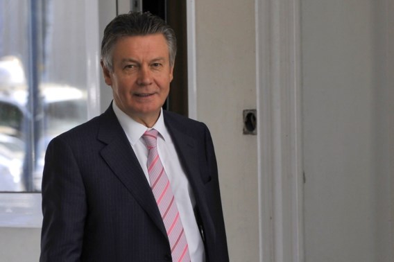 De Gucht stoort zich aan ‘kameleon’ Peeters