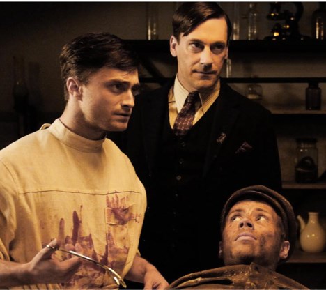 Groot-Brittannië maakte opnieuw kennis met het werk van Boelgakov door de tv-serie ‘A young doctor’s notebook’ met Daniel Radcliffe (l.).