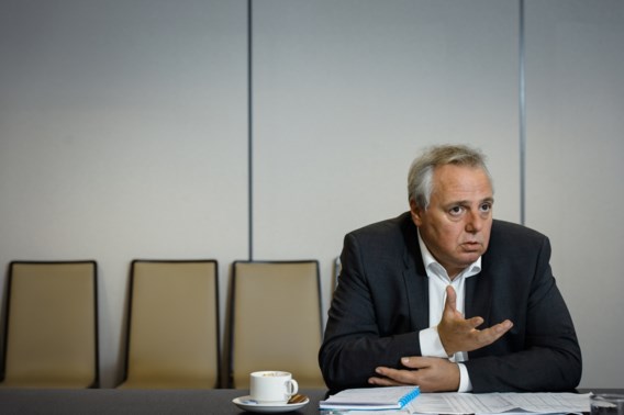 Donderdag haalde minister van Begroting Jamar nog een stunt uit in de Kamer.