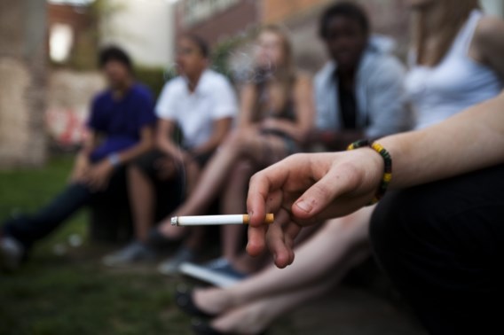 ‘Alarmerend hoog aantal rokende jongeren’