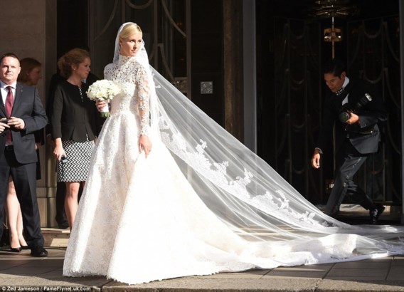 Nicky Hilton trouwt in Valentino-jurk van 70.000 euro