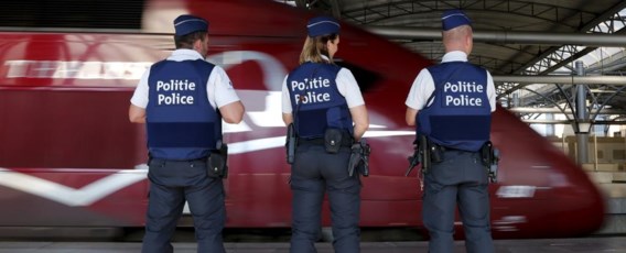 Na het incident op de Thalystrein vrijdagavond wordt de politie-aanwezigheid op de Thalystreinen en in de internationale stations versterkt.