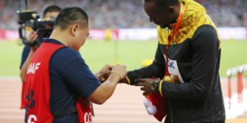 Chinese cameraman geeft geluksbrenger aan Usain Bolt 