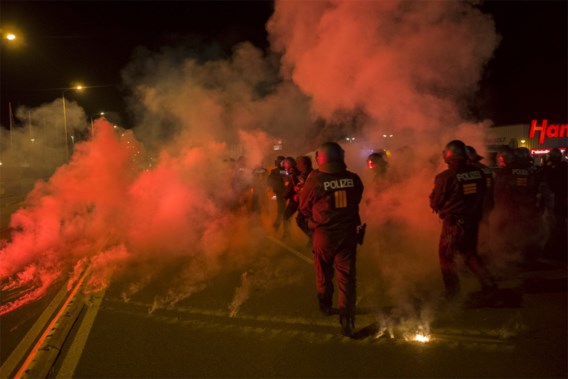 De voorbije nachten kwam het steevast tot rellen tussen de politie en extreemrechtse manifestanten in de Oost-Duitse stad Heidenau.