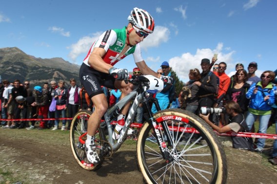Zwitser Nino Schurter pakt goud op WK mountainbike, Kevin Van Hoovels tiende