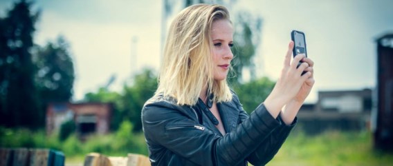 Joy Anna Thielemans doet wat ze zo goed kan.