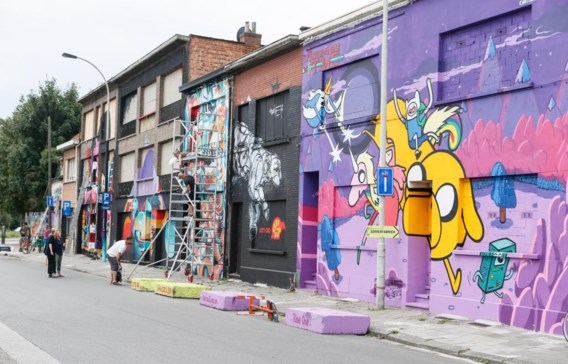 De graffiti geven Berchem een jong gezicht, zegt districtsburgemeester Evi Van der Planken (foto: de Vlijtstraat).