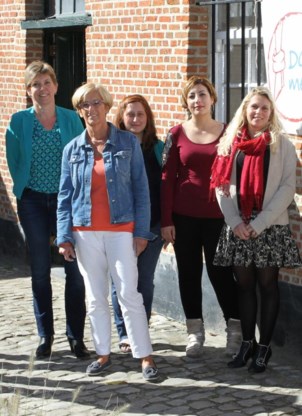Ook schepen Vanderpoorten (tweede van links) doet mee.