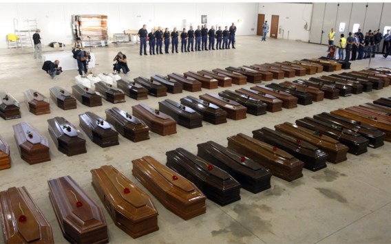 In oktober 2013 sloeg een afgeladen smokkelboot vlak bij het eilandje Lampedusa om en werden 368 lichamen geborgen.