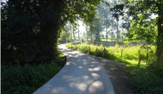 Onroerend Erfgoed verplicht gemeenten deze betonweg op te breken.