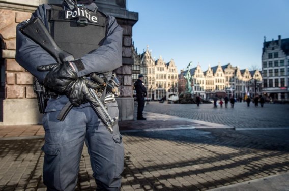De politie werd versterkt, vooral op de plekken die een speerpunt zijn in de aanpak van terreur.