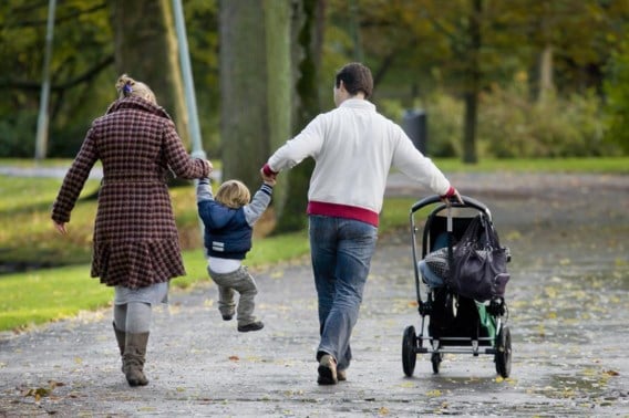 ‘Denken dat ouders zelf de werk- en gezinsarbeid gelijk verdelen, is naïef.’