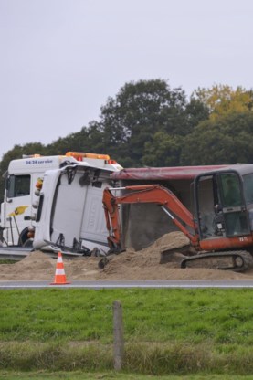 De vrachtwagen had een klapband.