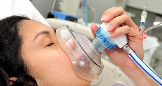 Lachgas geeft comfort, maar minder dan een epidurale verdoving