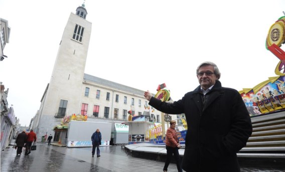 Dirk Huylebrouck op het Wapenplein: ‘De meridiaanlijn zou een toeristische trekpleister kunnen worden.’