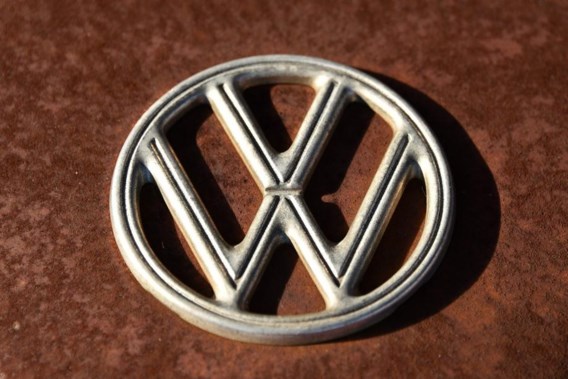 Commissie dreigt met sancties tegen Volkswagen