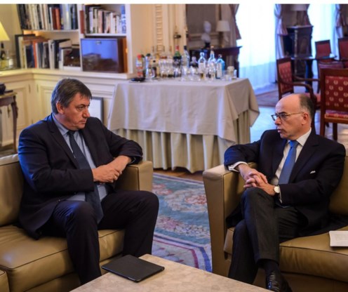Jan Jambon met zijn Franse collega, Bernard Cazeneuve.