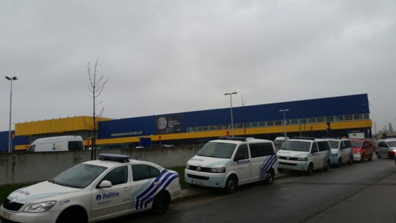 Verdacht pakket tot ontploffing gebracht: klanten tijdlang vast in IKEA