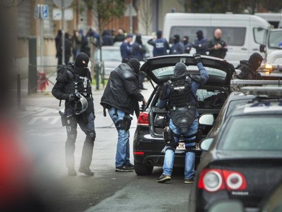 Speciale politie-eenheden voerden gisteren een antiterreuractie uit in de Delaunoystraat in Sint-Jans-Molenbeek. De voortvluchtige verdachte Salah Abdeslam werd er niet aangetroffen.