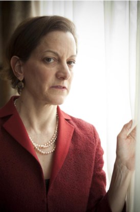 Anne Applebaum: ‘Ik woon al 25 jaar in Polen. Ik heb daar als joodse nooit te maken gekregen met antisemitisme. Maar sinds een jaar of drie zie ik op het internet de antisemitische verwijten volop mijn richting uitkomen. Dat is beangstigend.’