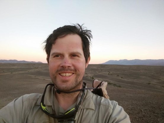 <p>Loncke was helemaal alleen op pad, en weigerde zelfs elk telefoontje naar het thuisfront. <span class="credit">if</span></p>