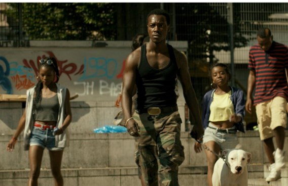 ‘De film Black voedt de publieke verbeelding nog en versterkt de mythes over stadsbendes’, zegt Elke Van Hellemont.