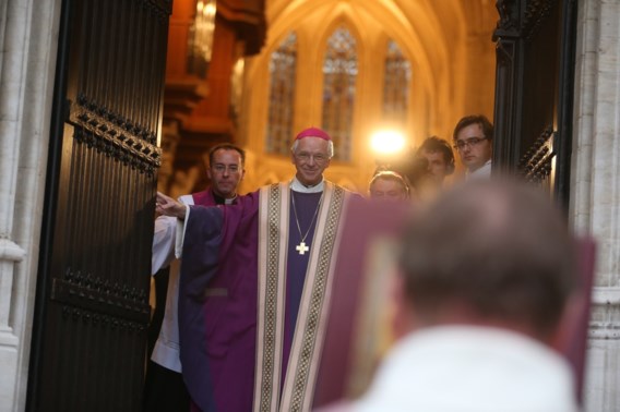 Aartsbisschop De Kesel opent heilige deur in Sint-Michiels en Sint-Goedelekathedraal