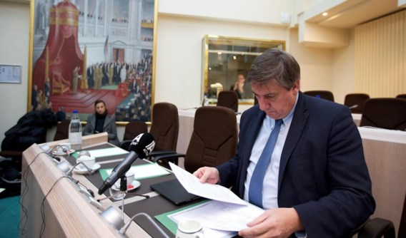 Jan Jambon tijdens een zitting van de Commissie Terrorismebestrijding.