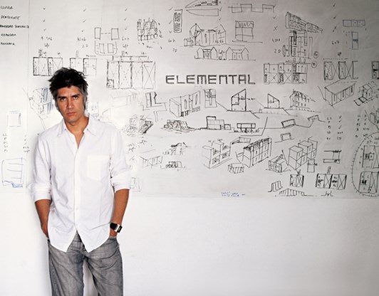 Chileense architect Alejandro Aravena wint Pritzkerprijs