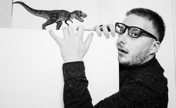 Genard: ‘Er staan een hoop dino’s in mijn boekenkast, en ik heb zelfs een speciale schuif met dinosaurusliteratuur.’