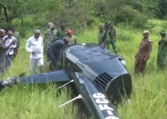 Olifantenstropers schieten helikopter uit de lucht