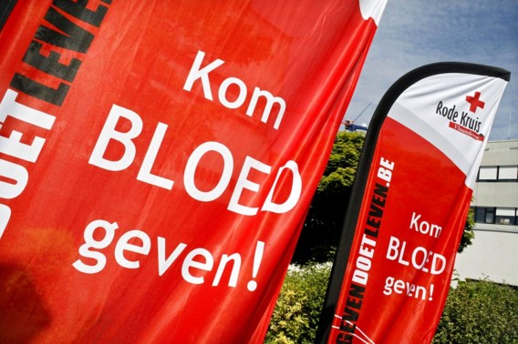 ‘Vlamingen die buiten Europa gereisd hebben kunnen niet meteen bloed doneren’