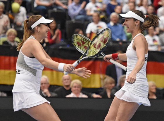 Ook Zwitserland mag dankzij Hingis naar halve finales Fed Cup