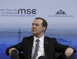 Medvedev: 'Zijn we 1962 of 2016'
