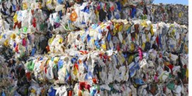 Fernand Huts pakt plastic afvalberg aan
